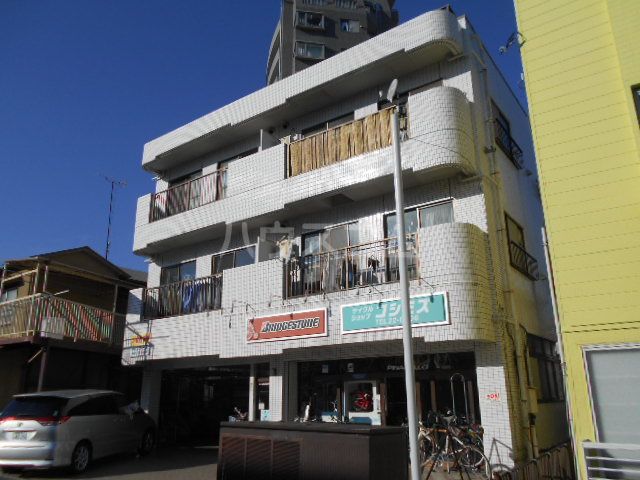 小田原市板橋のマンションの建物外観