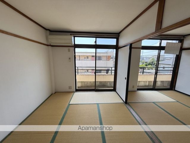 鍛冶内ハイツの居間写真