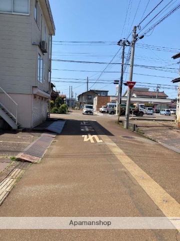 その他　前面道路（その他）まで0m