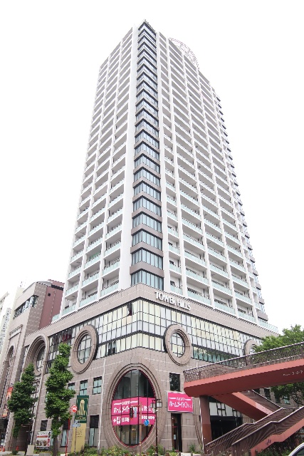 栄タワーヒルズの建物外観