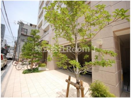 エントランス　清潔なエントランスです