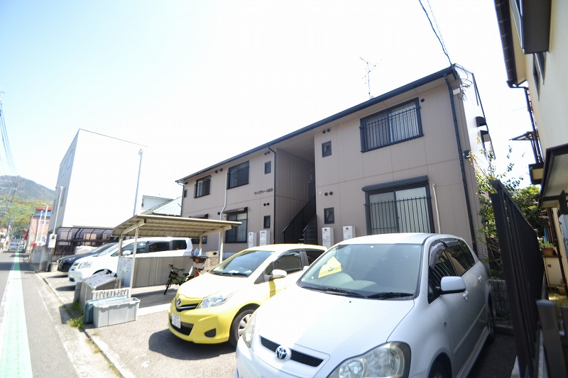 安芸郡海田町幸町のアパートの建物外観