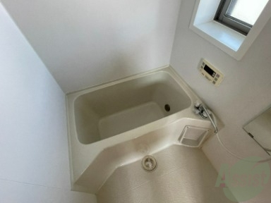 バス・シャワールーム　追焚機能が付いているので、いつでも温かいお風呂に入れますね。