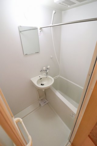 バス・シャワールーム　※写真は105号室使用