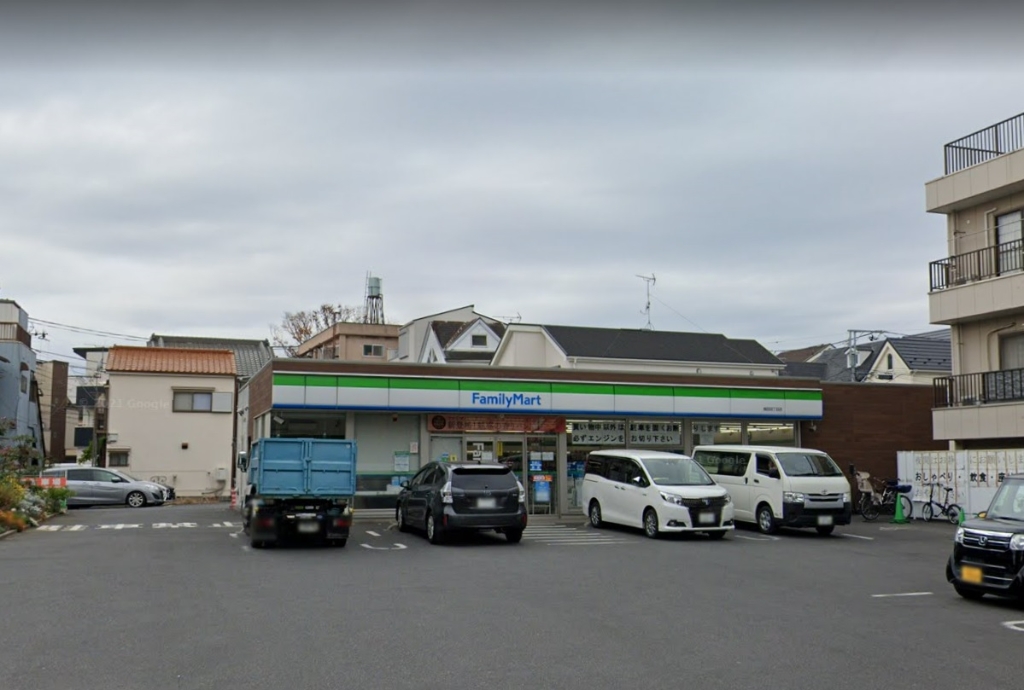 コンビニ　ファミリーマート 梅田四丁目店（コンビニ）まで413m