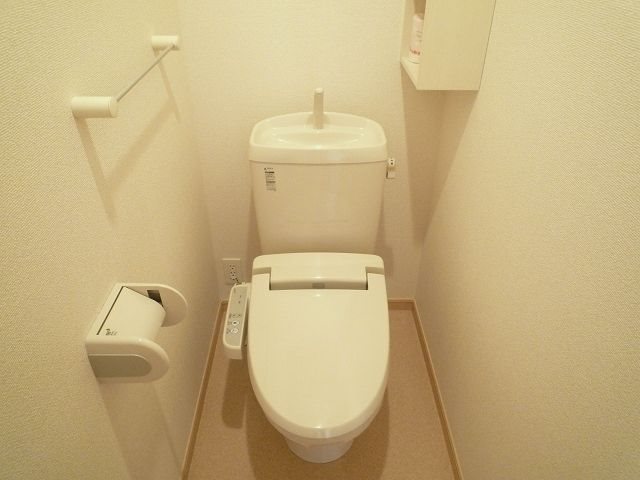 トイレ　※同物件別部屋参考写真となります。※