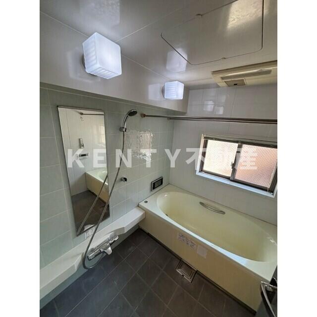 バス・シャワールーム　お風呂で日々の疲れを落としましょう