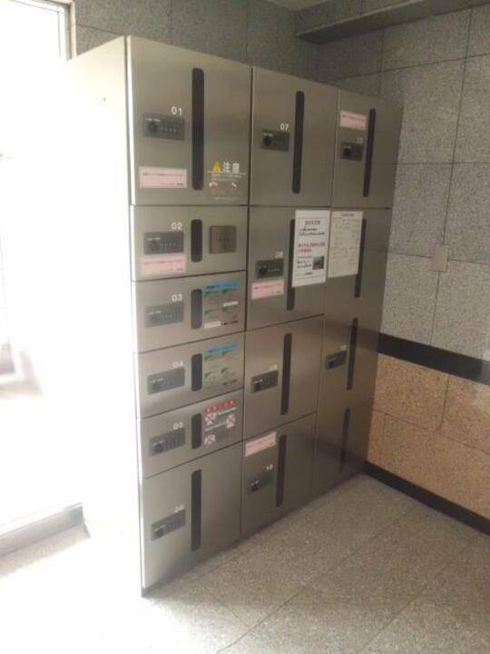 エントランス　宅配ボックス