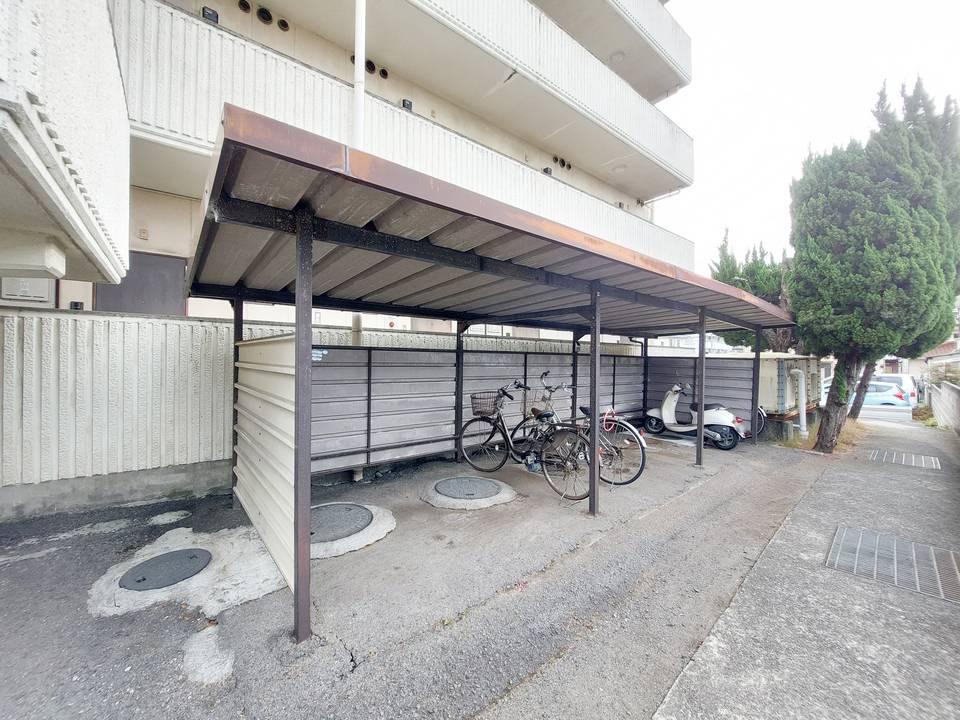 駐車場　駐輪場