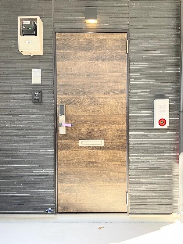 玄関　玄関内側・電子キー