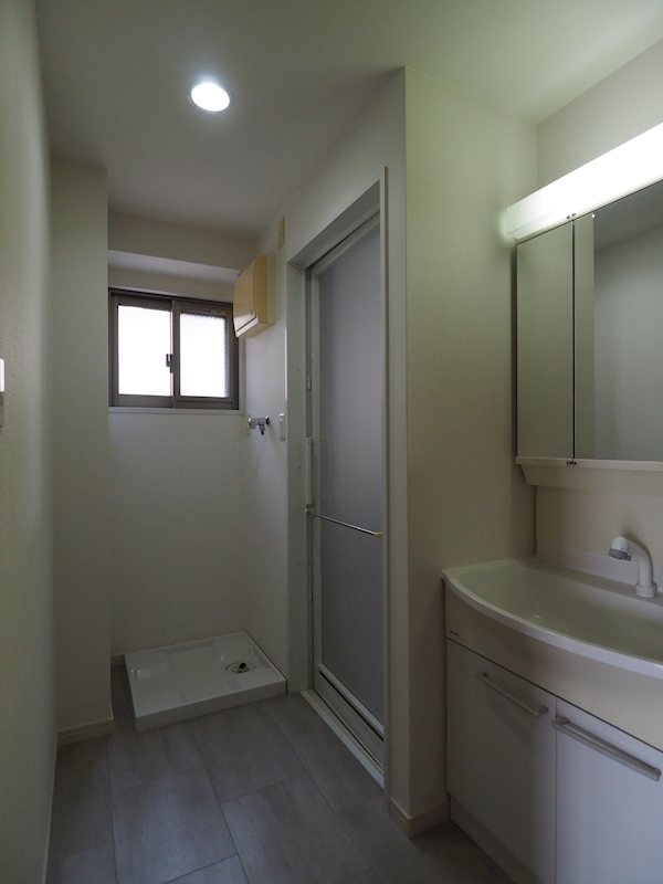 洗面設備　コンパクトで使いやすい洗面所※別号室の写真です