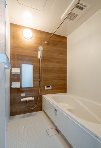 バス・シャワールーム　同タイプの別物件の参考写真です。