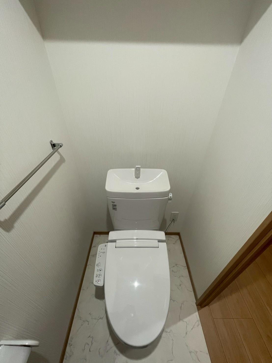 トイレ　トイレ