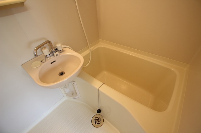 バス・シャワールーム　同物件別号室