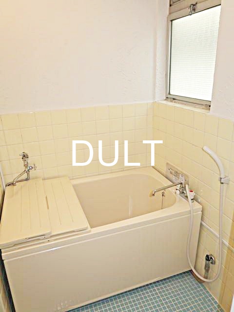 バス・シャワールーム　バスルームです。