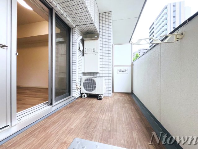 バルコニー　外からの目が気にならないバルコニーで洗濯物が干せます