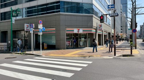 コンビニ　セブンイレブン名古屋丸の内3大津通店（コンビニ）まで724m