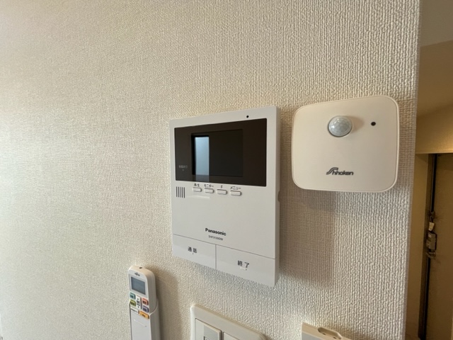 セキュリティ　居室は同シリーズの参考画像となります。