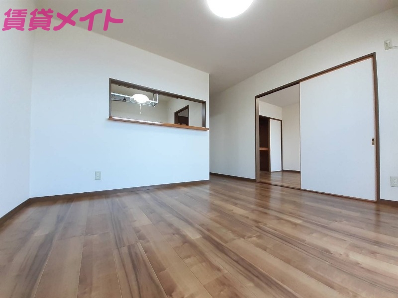 居室・リビング　別部屋参考写真です。