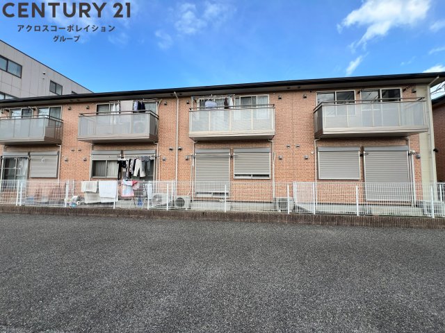 建物外観　敷地内に駐車場あります☆