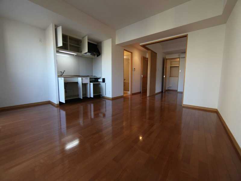 居室・リビング　ＬＤＫ13.8帖　洋室6.1帖つなげても仕切ってもつかえます