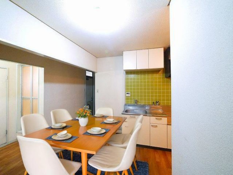 居室・リビング　CGで家具等を配置したもので家具等は含まれません