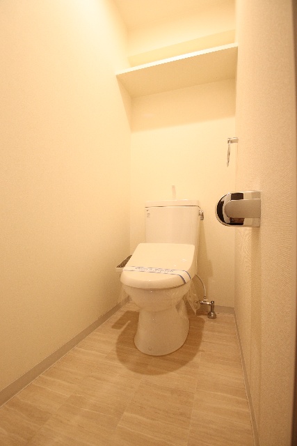 トイレ　※別室の参考写真の為、現況優先です。