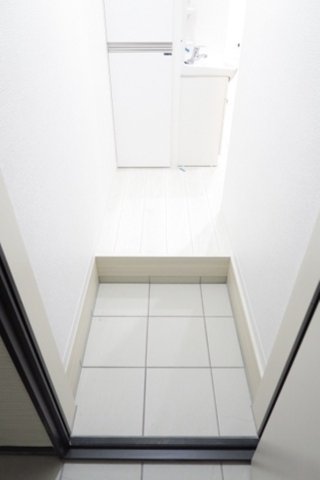 玄関　同施工会社「T‘s Cuoreシリーズ」イメージ写真です。