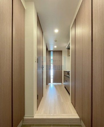 玄関　広々とした玄関部分