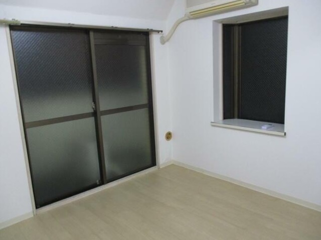 居室・リビング　角部屋、二面採光