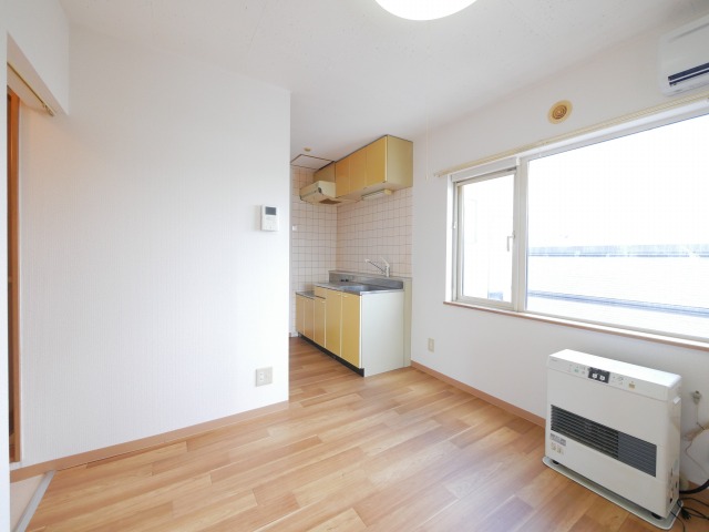 居室・リビング　【クレスト28】を見たとお伝えください♪