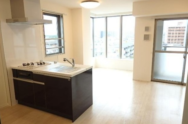 居室・リビング　反転