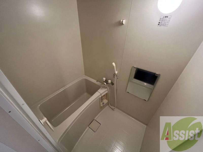 バス・シャワールーム　寝室です。二部屋をどう使うかはあなた次第です！