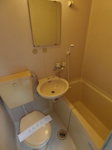 バス・シャワールーム　清潔感のあるバスルーム。