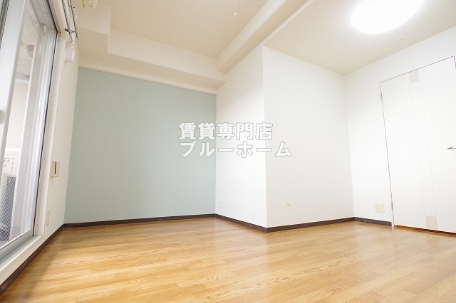 その他　別角度の洋室です！