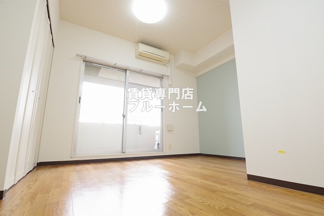 居室・リビング　広々とした洋室8帖の洋室です！