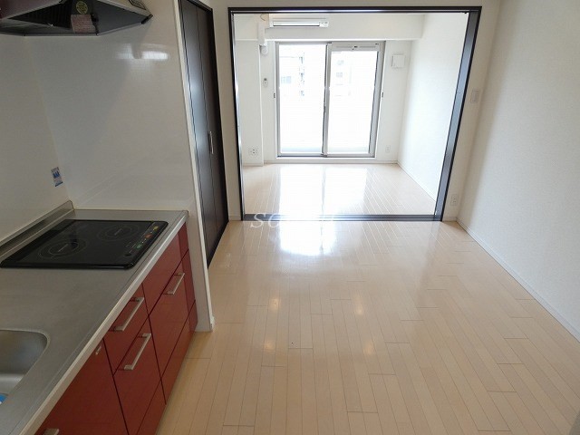 居室・リビング　洗練された清潔感漂う清楚な仕上がり