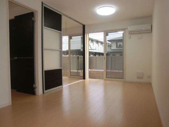 居室・リビング　開放感のあるリビングです♪