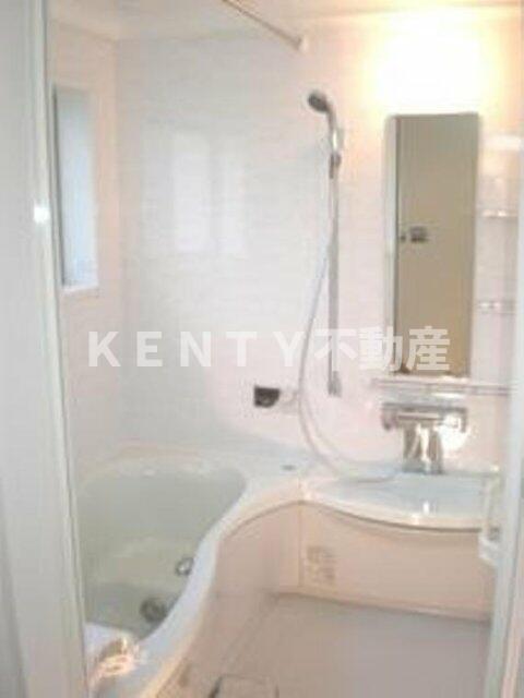 バス・シャワールーム　落ち着いた空間のお風呂です