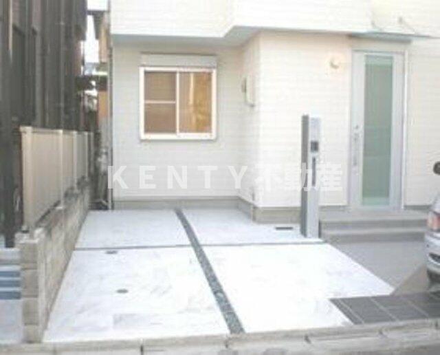 エントランス　落ち着いたエントランスです