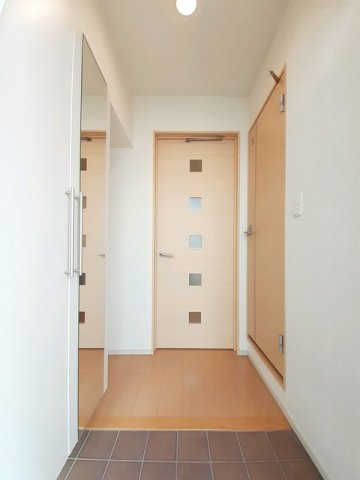 玄関　収納もある玄関です