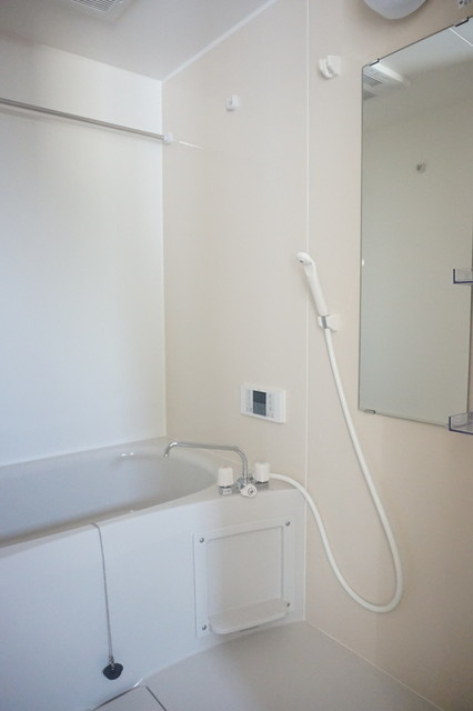 バス・シャワールーム　※補修前の参考画像の為、設備等は現況優先。