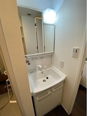 洗面設備　※同仕様写真含む