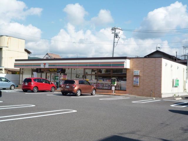 コンビニ　セブンイレブン（コンビニ）まで610m