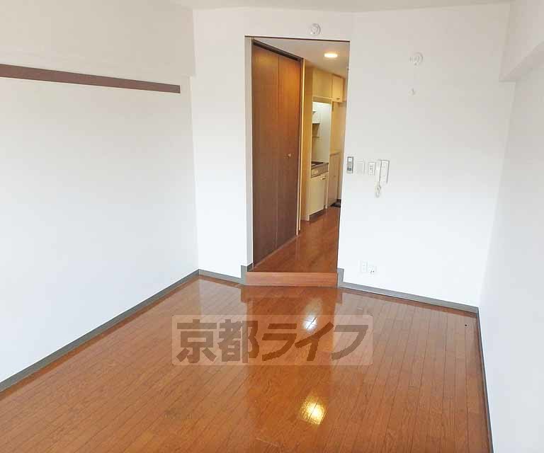 居室・リビング　きれいなフローリングのお部屋です