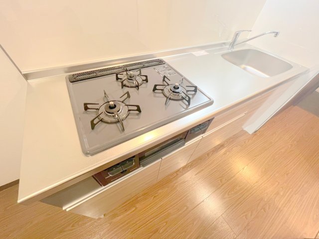 キッチン　作業のしやすい広めのキッチンです。