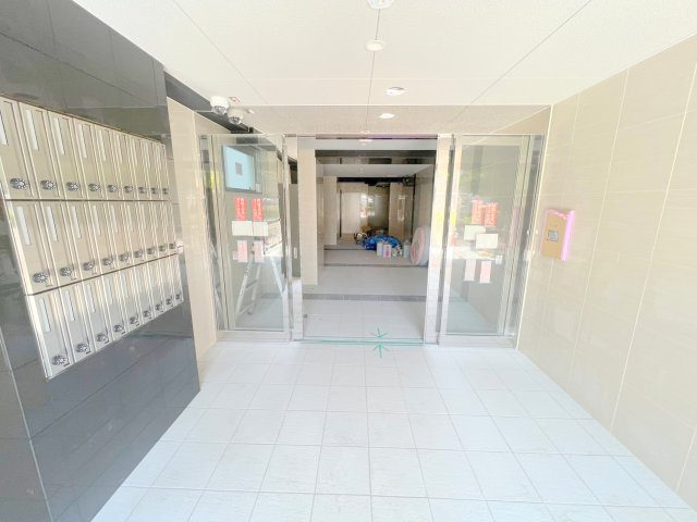 エントランス　綺麗なエントランスです。