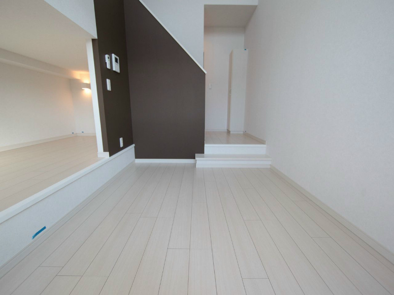 居室・リビング　洋室5帖　アンダーロフト5帖（収納でも部屋でも使えます）