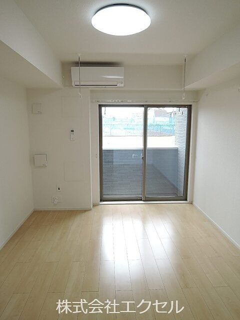 居室・リビング　エアコン、照明付きです。