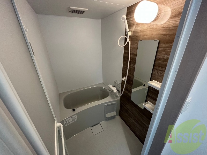 バス・シャワールーム　お風呂になります。一日の疲れを癒してくださいね。